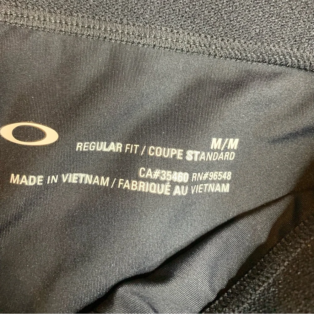 NWT Oakley Black Compression Shorts - Men’s Medium - Picture 3 of 4